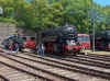 Blick auf Fahrzeuge an der drehscheibe im Eisenbahnmuseum (Pfingstfest 2004), (c) Mario K.